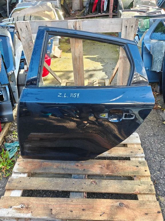 Rear door – rear left