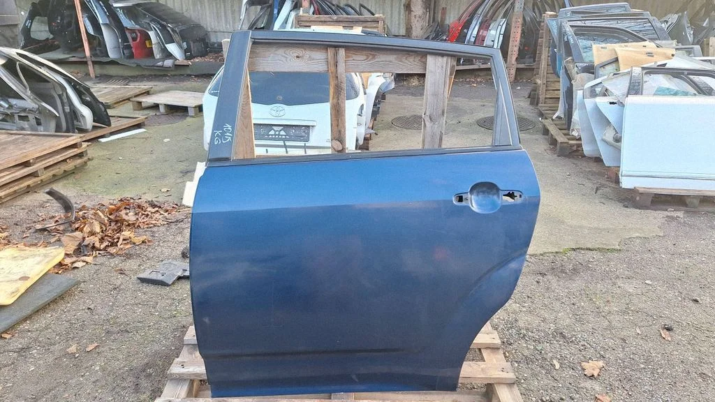 Rear door – rear left