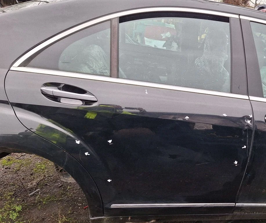 Rear door – rear right