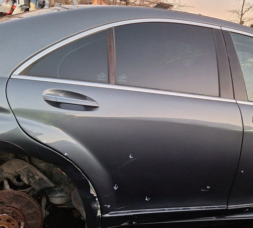Rear door – rear right