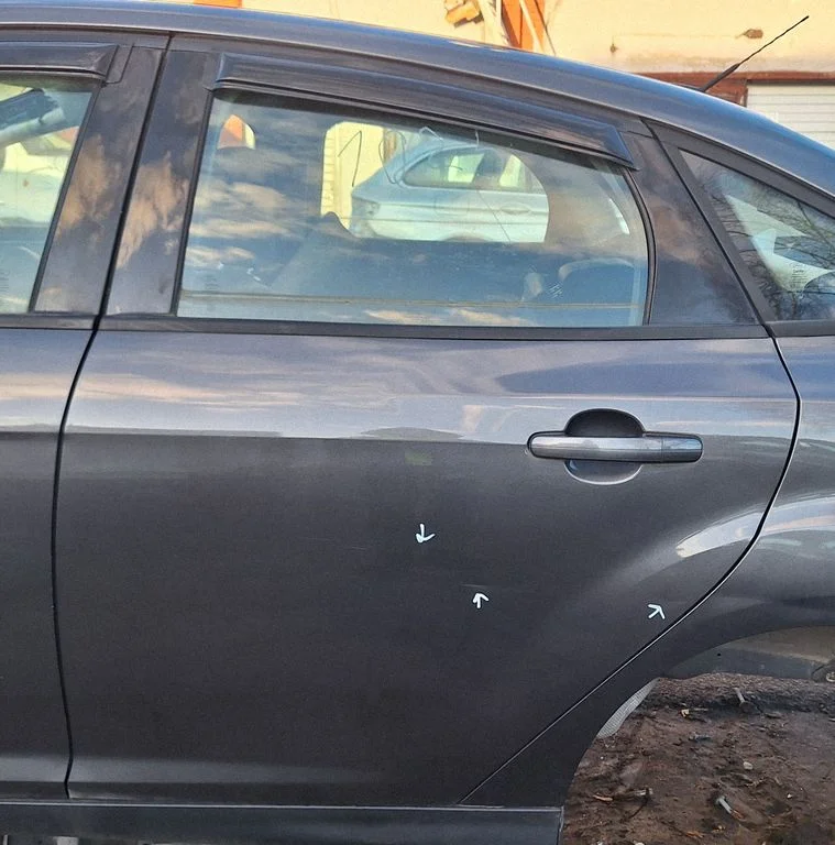 Rear door – rear left