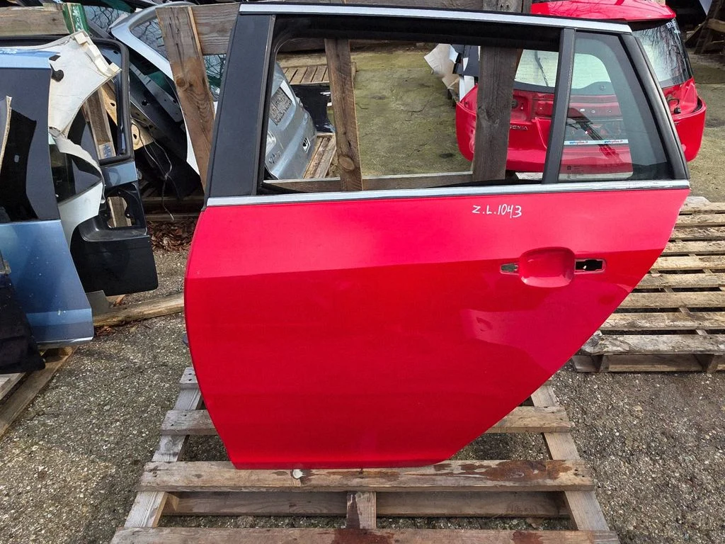 Rear door – rear left