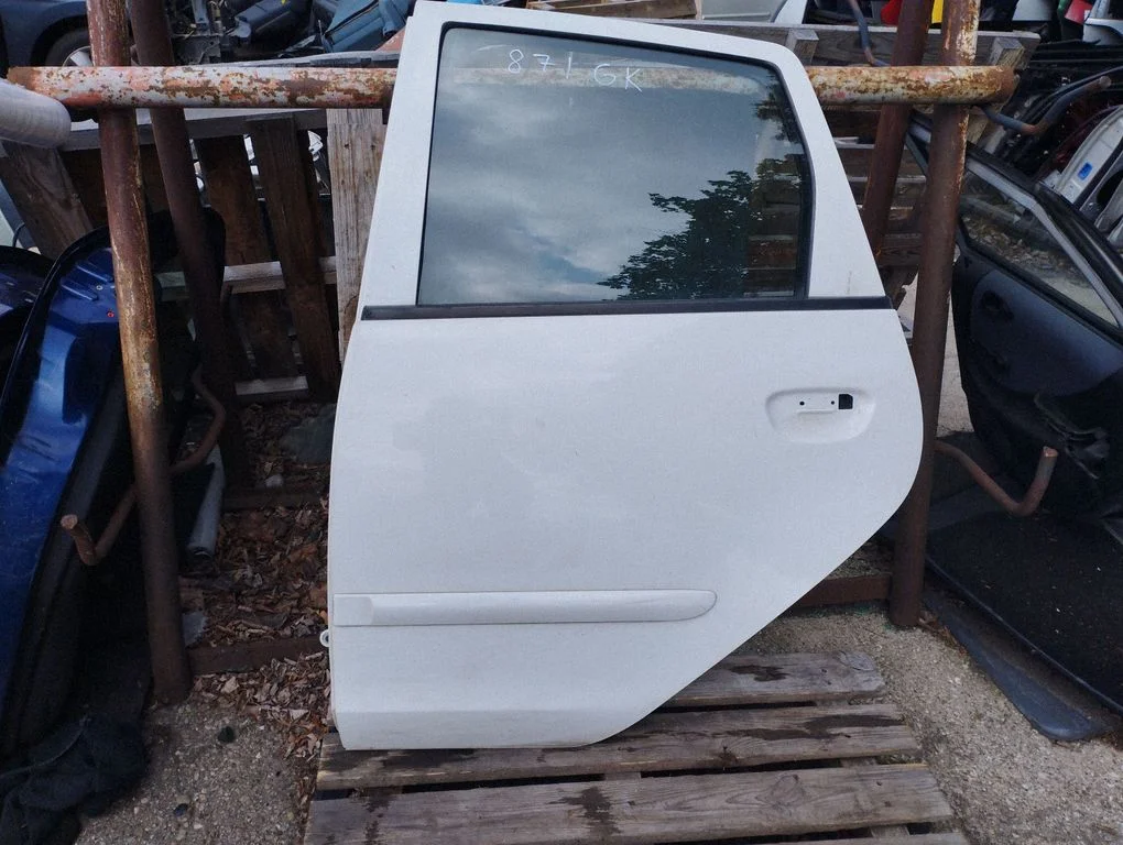 Rear door – rear left