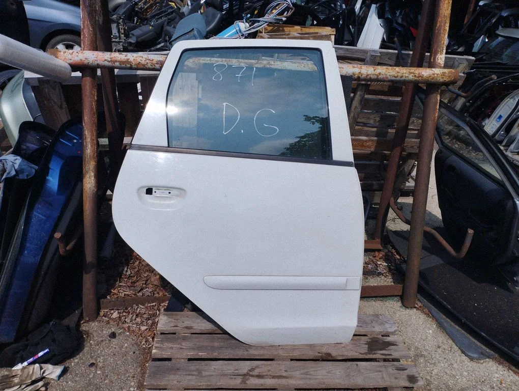Rear door – rear right
