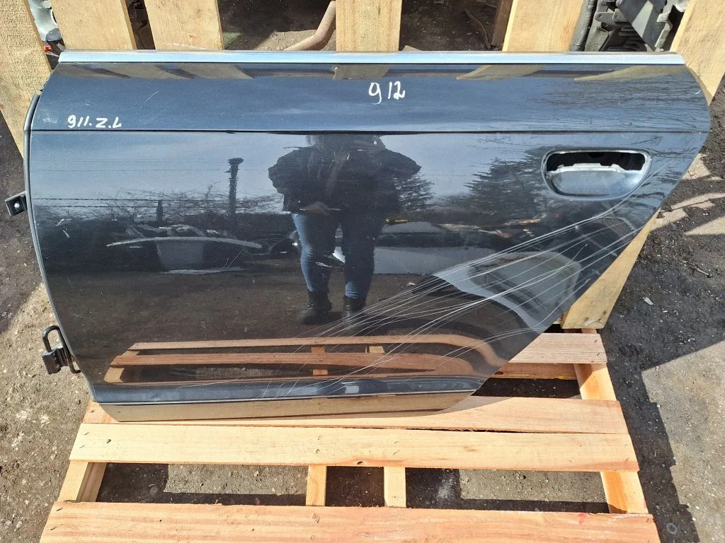 Rear door – rear left