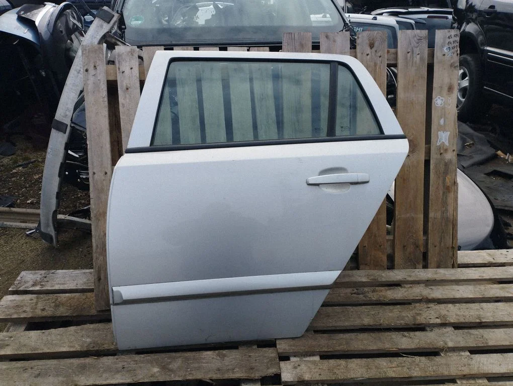Rear door