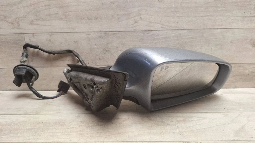Front door electric wing mirror E11015817