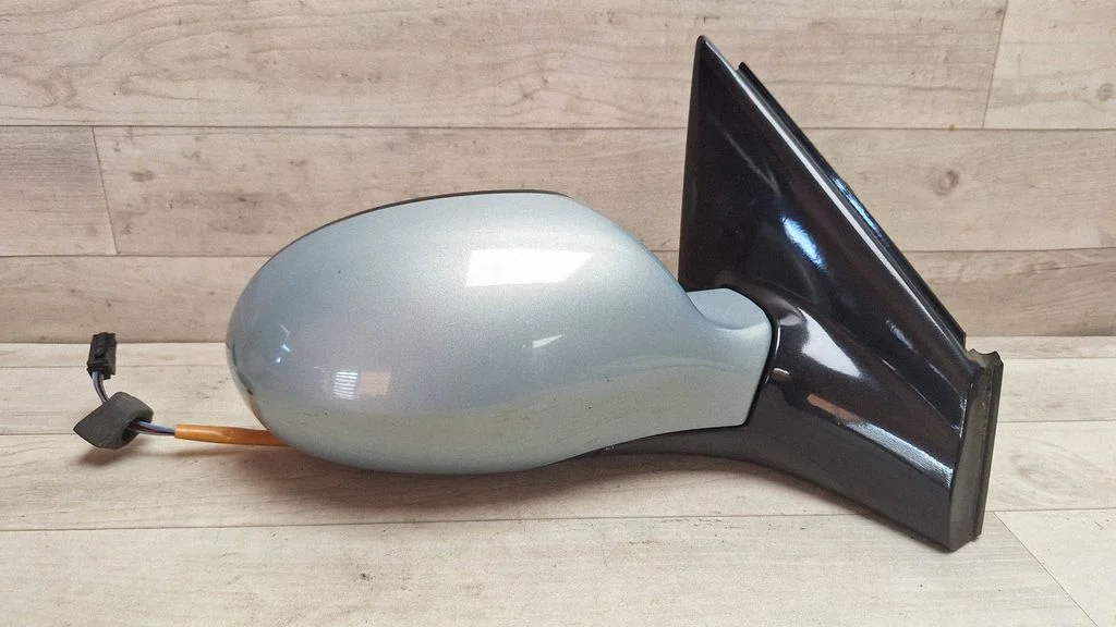 Front door electric wing mirror E2019013