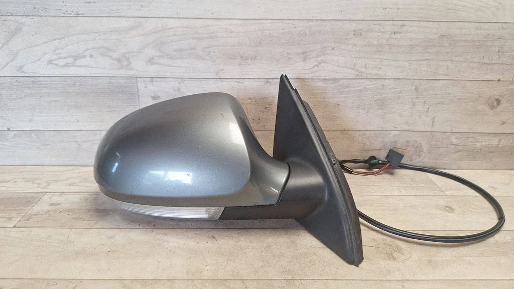 Front door electric wing mirror E1010781