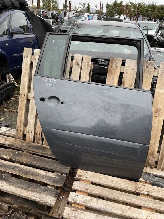 Rear door – rear right