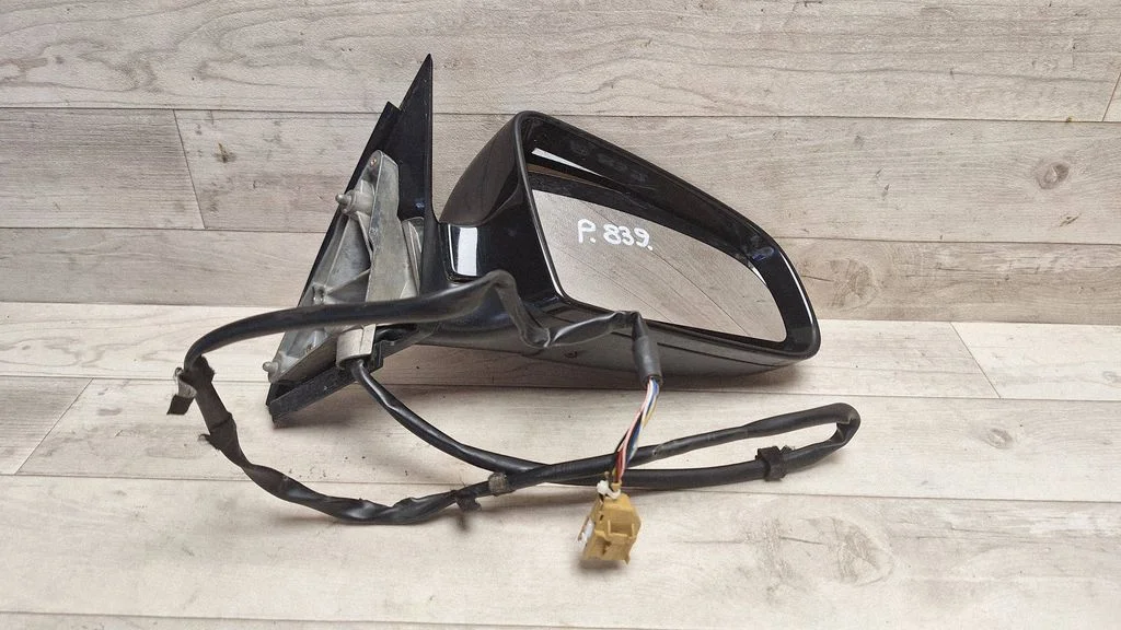 Front door electric wing mirror E1010681