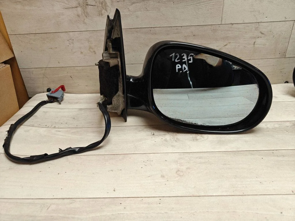 Front door electric wing mirror E3031048