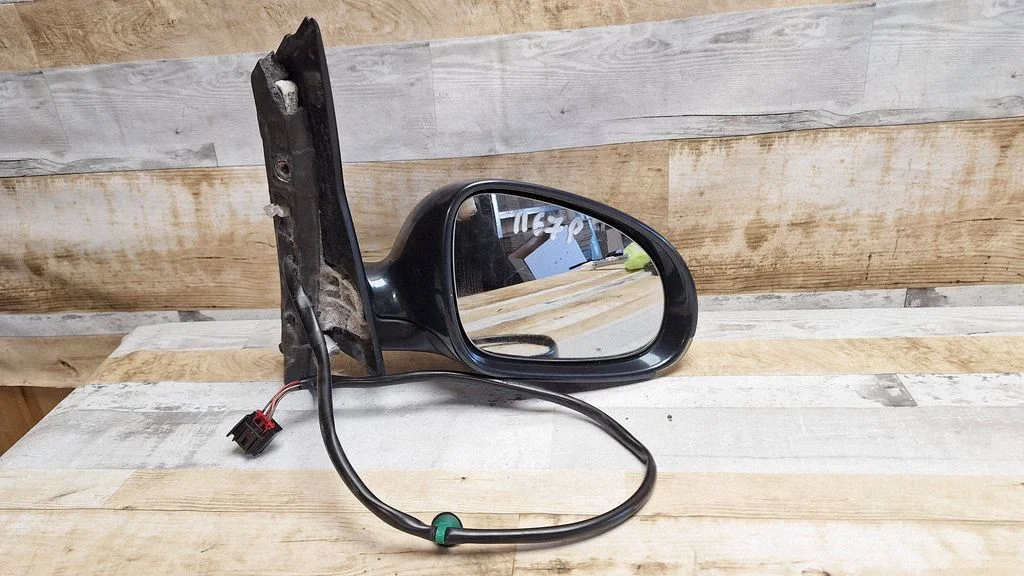 Front door electric wing mirror E1010836