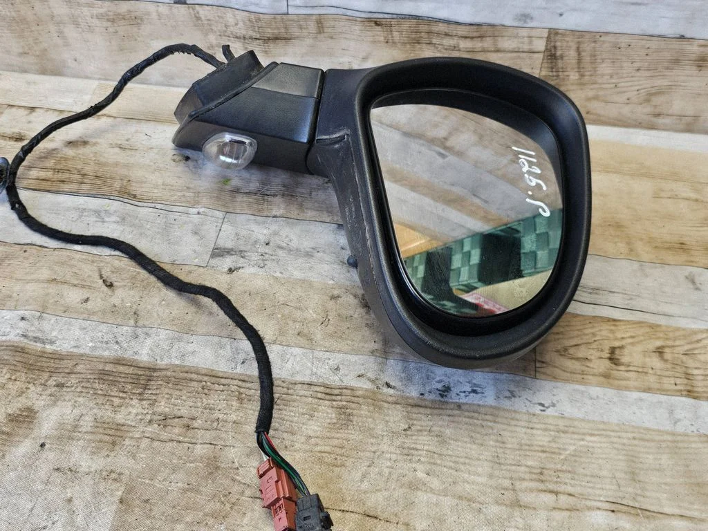 Esiukse elektriline välispeegel – Peugeot 207 (2006-2013)