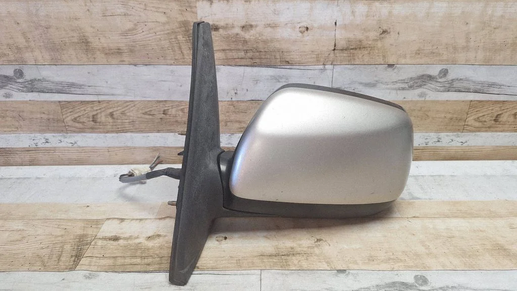 Front door electric wing mirror – Toyota Corolla Verso E121 (2001-2004)