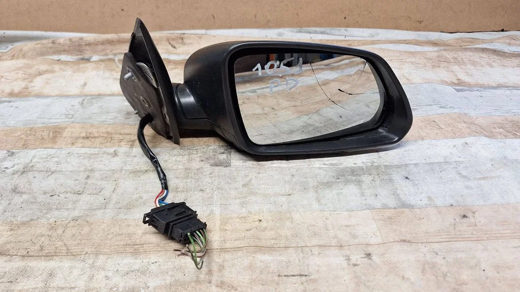 Front door electric wing mirror E4023722