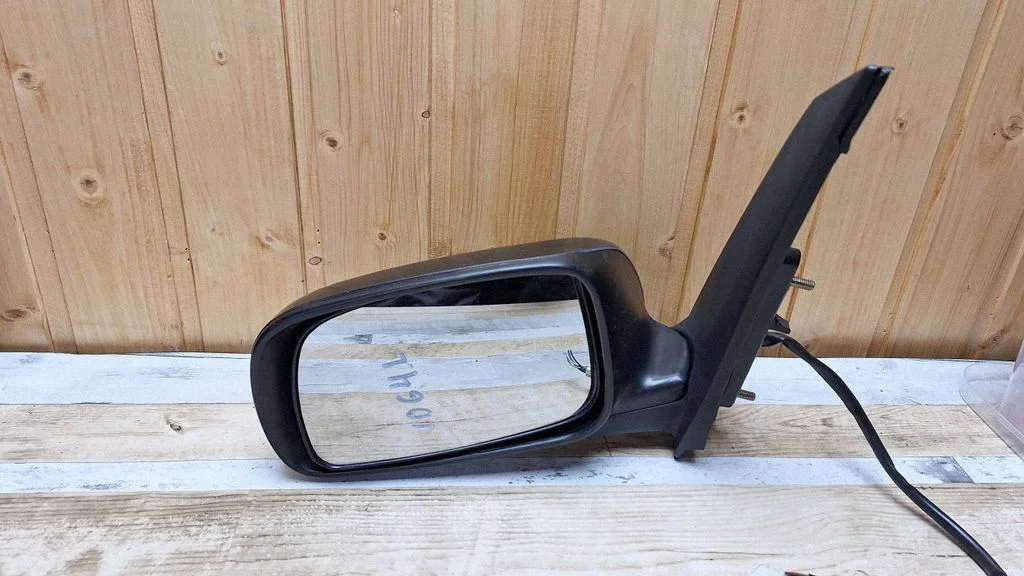 Front door electric wing mirror E4023602