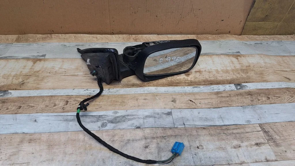 Front door electric wing mirror 015850