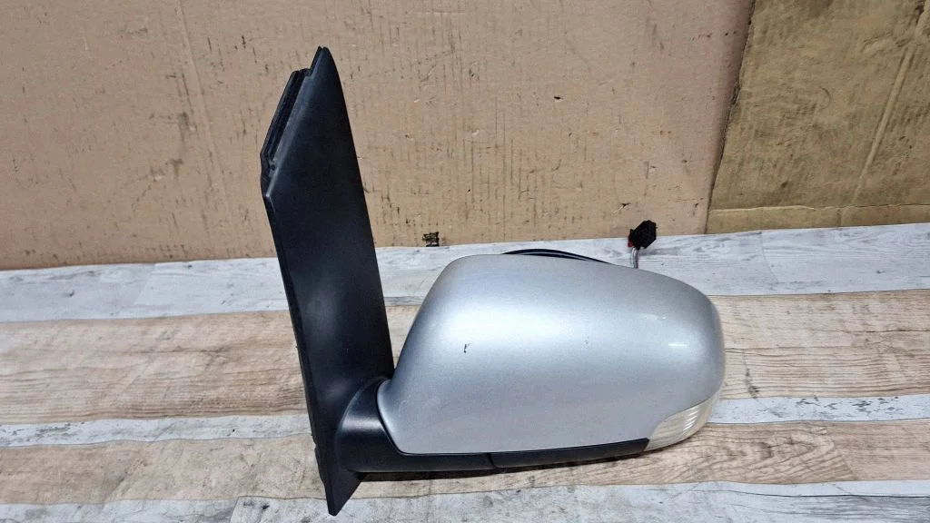Front door electric wing mirror E1010744