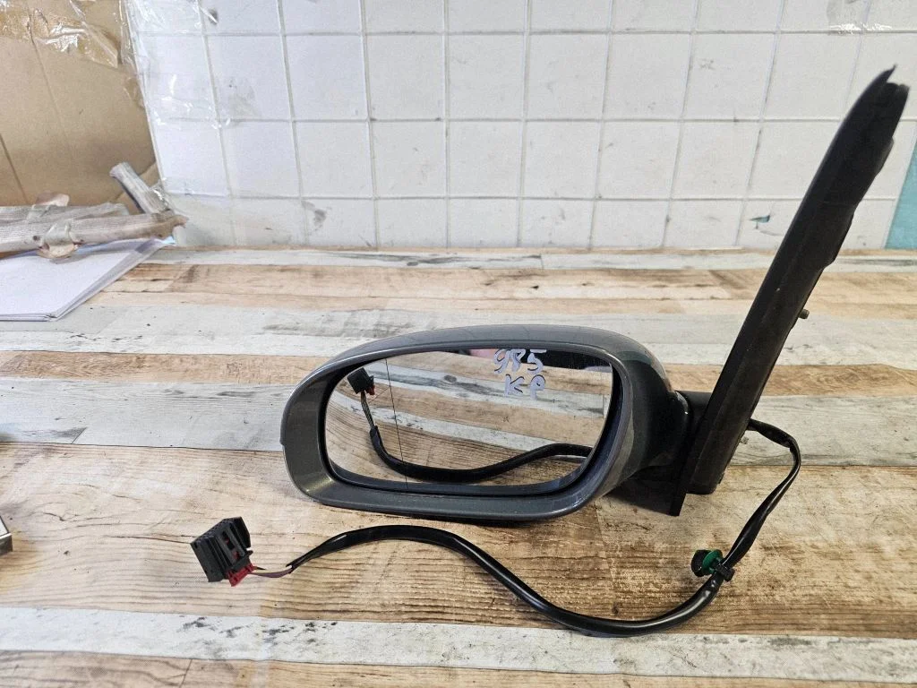 Front door electric wing mirror 1T0857933