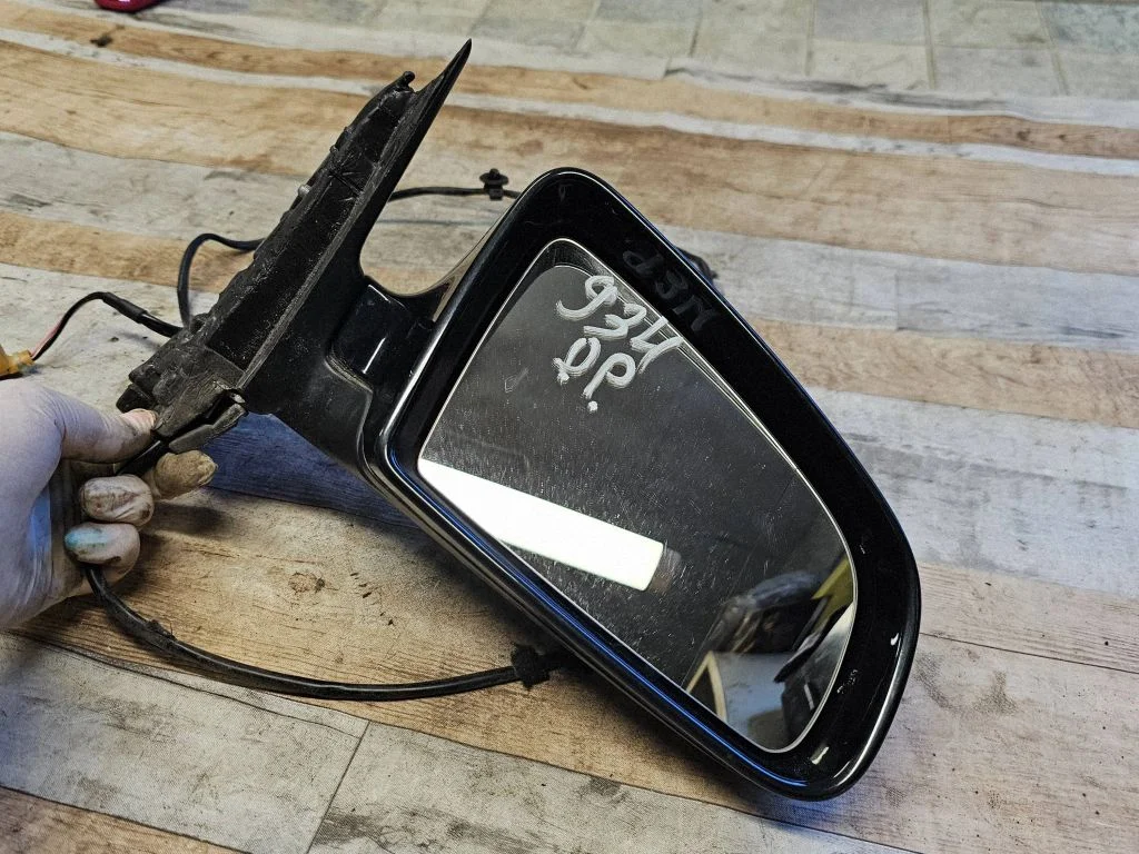 Front door electric wing mirror 17908