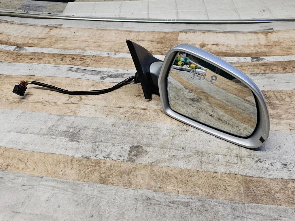 Front door electric wing mirror 18118