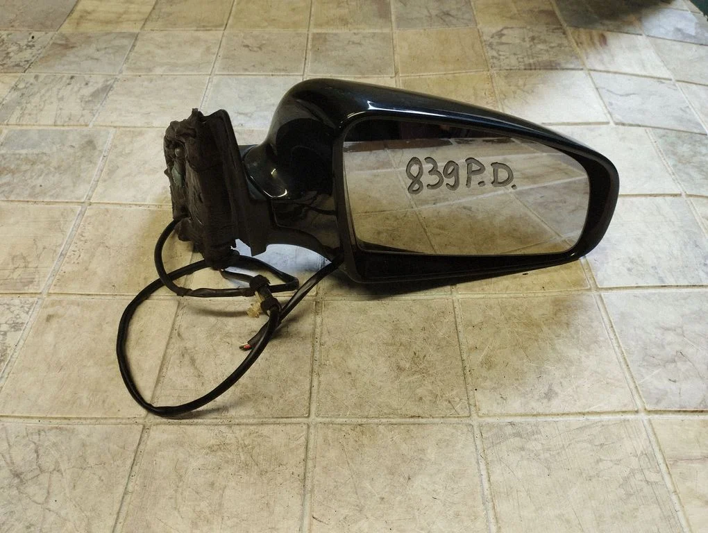 Front door electric wing mirror 010681