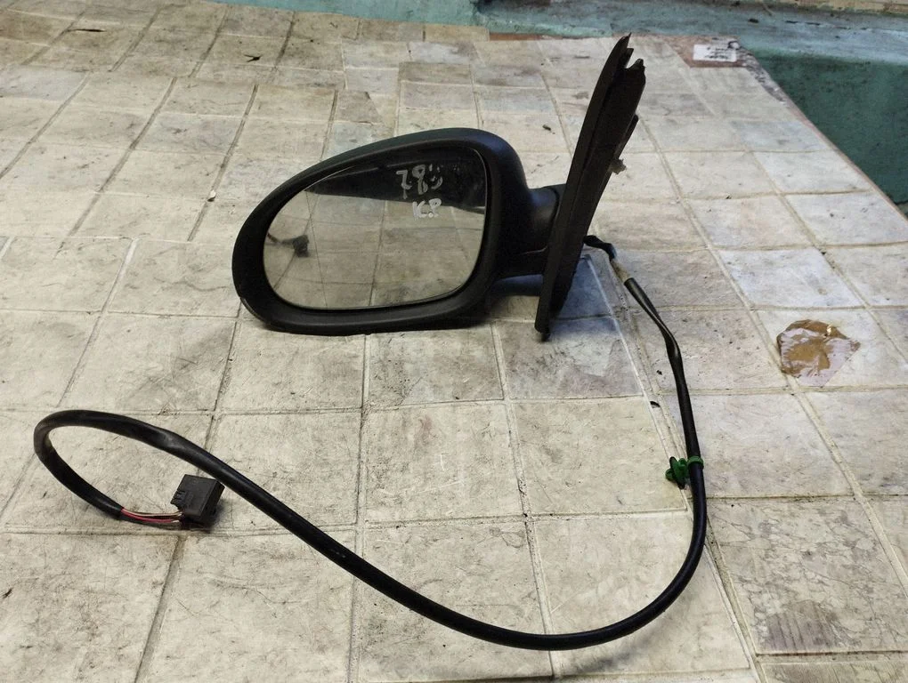 Front door electric wing mirror – Volkswagen Golf Plus (2005-2013)
