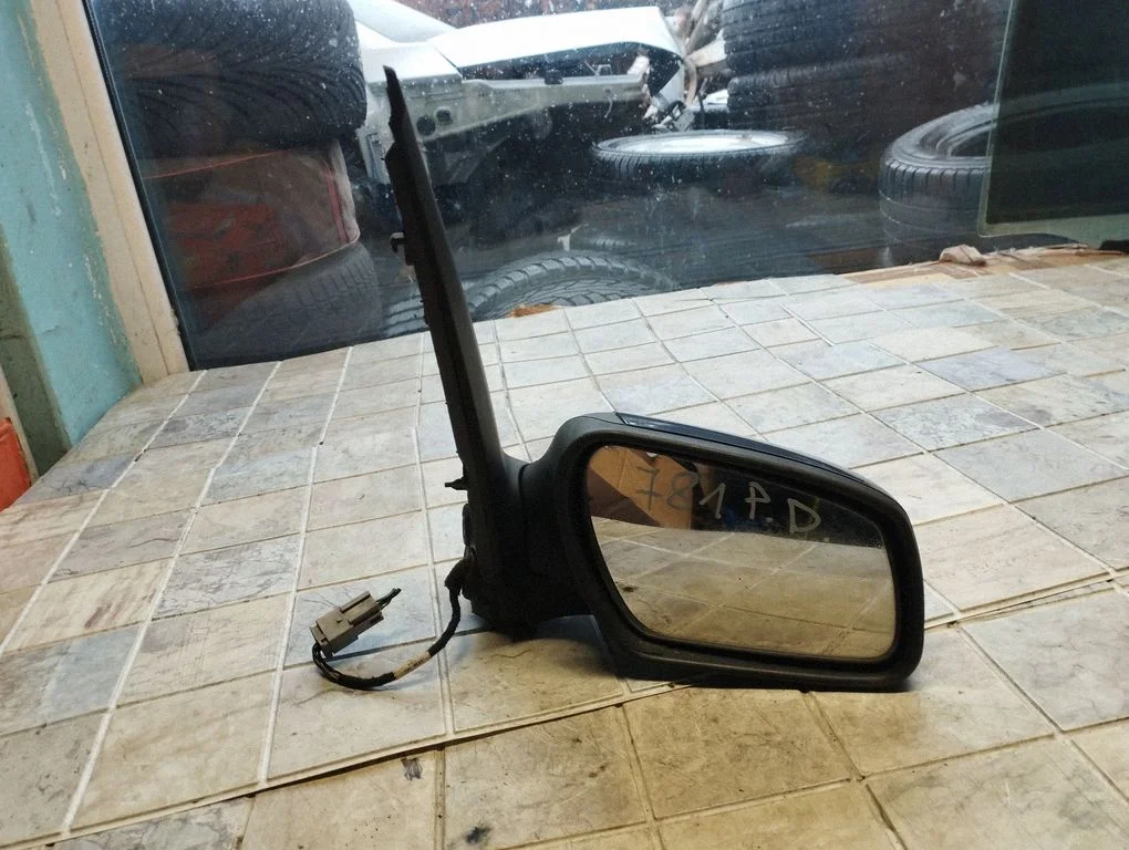 Front door electric wing mirror 015847