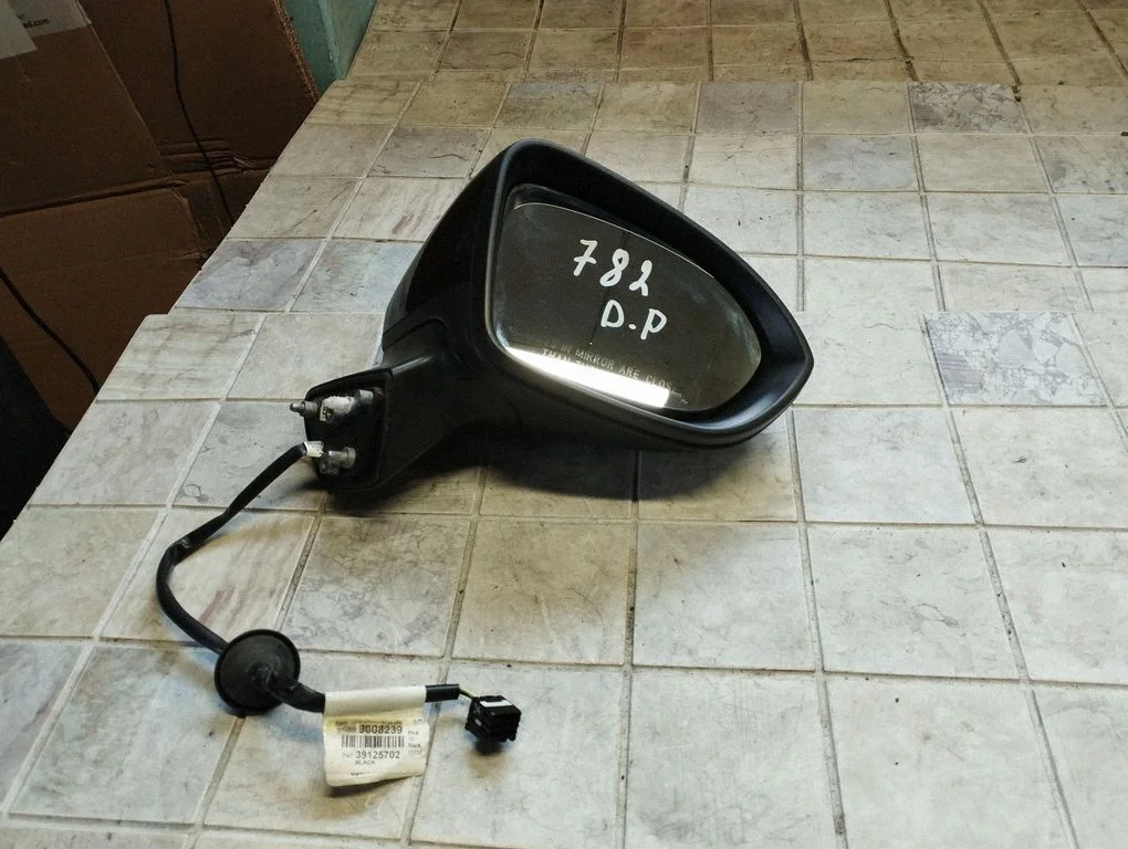Front door electric wing mirror – front right