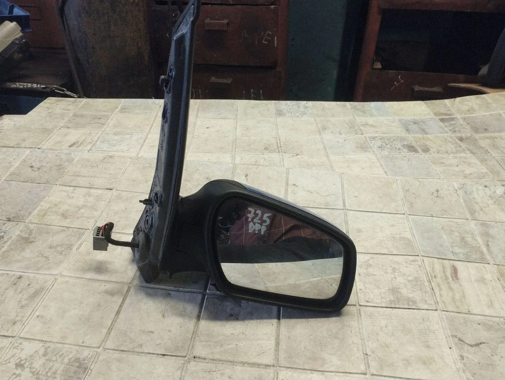 Front door electric wing mirror 015847