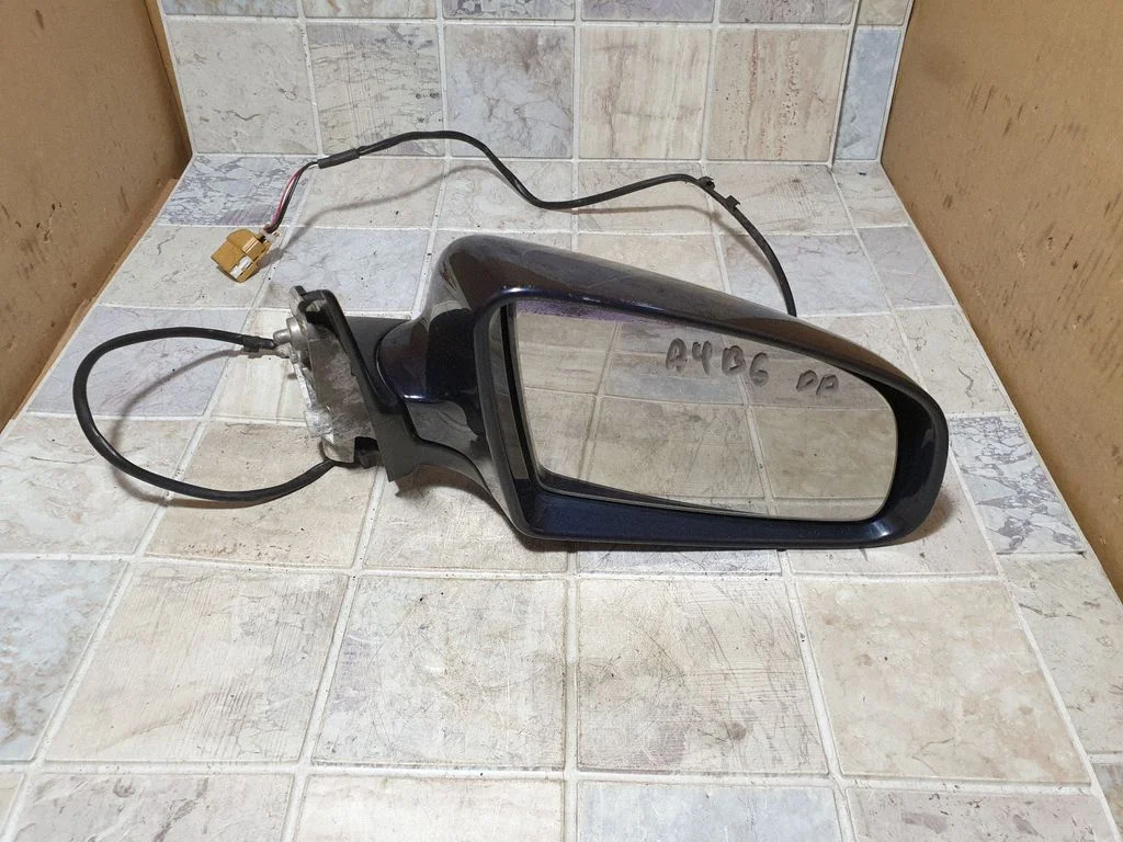 Front door electric wing mirror E1010681