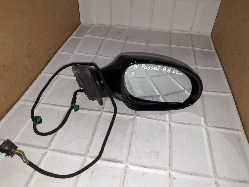 Front door electric wing mirror E1010781