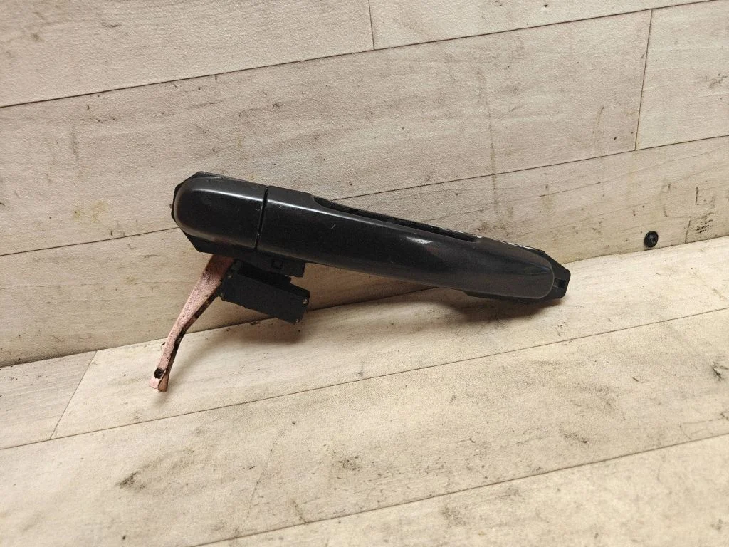 Rear door exterior handle – rear left