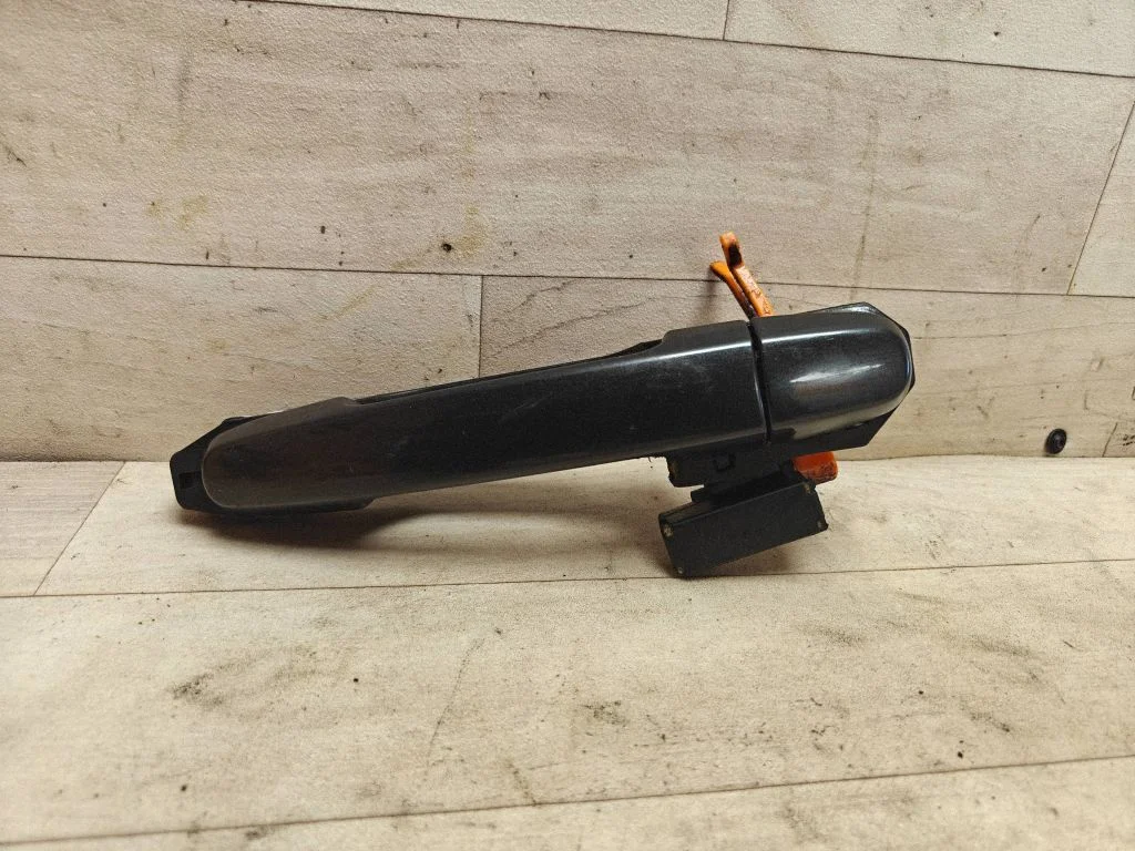 Rear door exterior handle – rear right