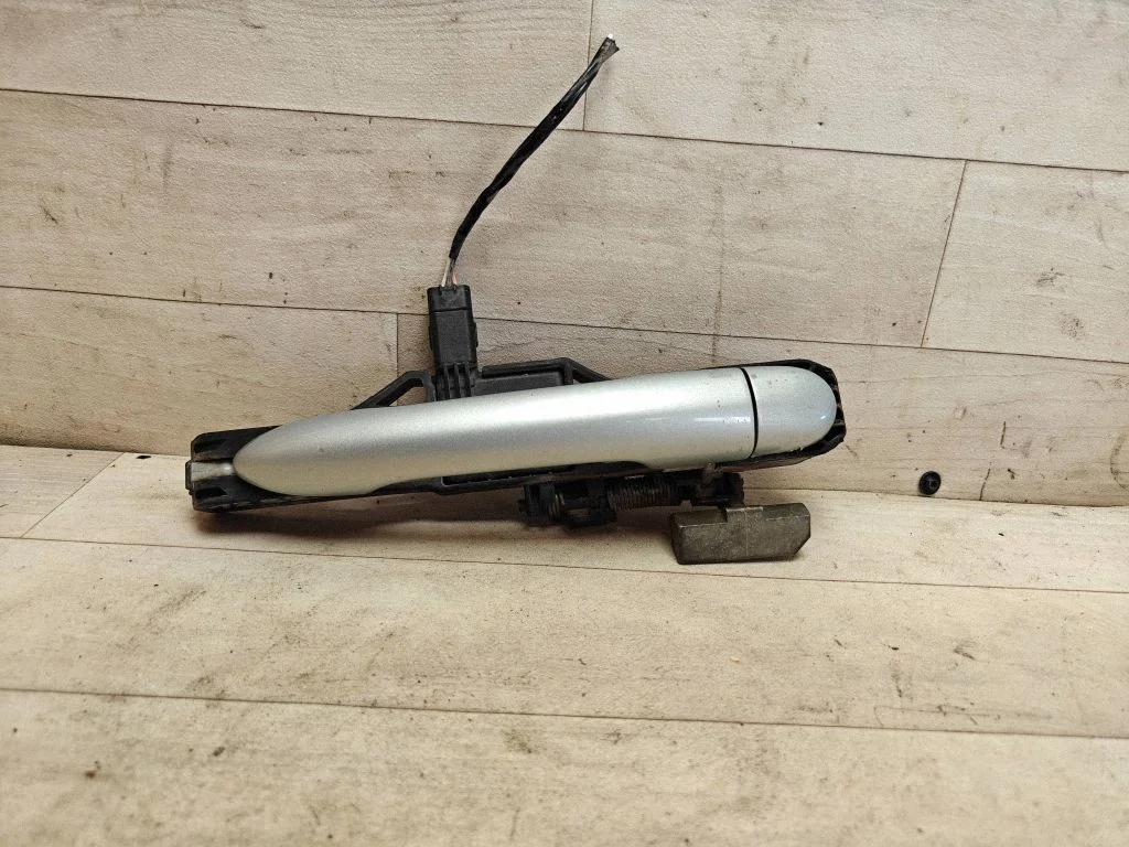 Rear door exterior handle 8200008431