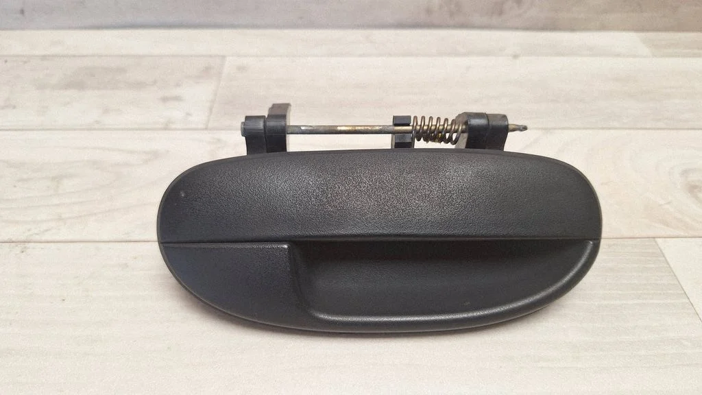 Rear door exterior handle – rear right