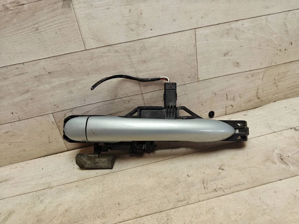 Rear door exterior handle 8200008430