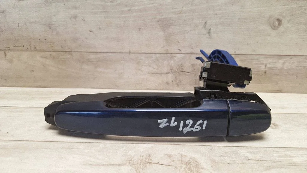 Rear door exterior handle – rear left