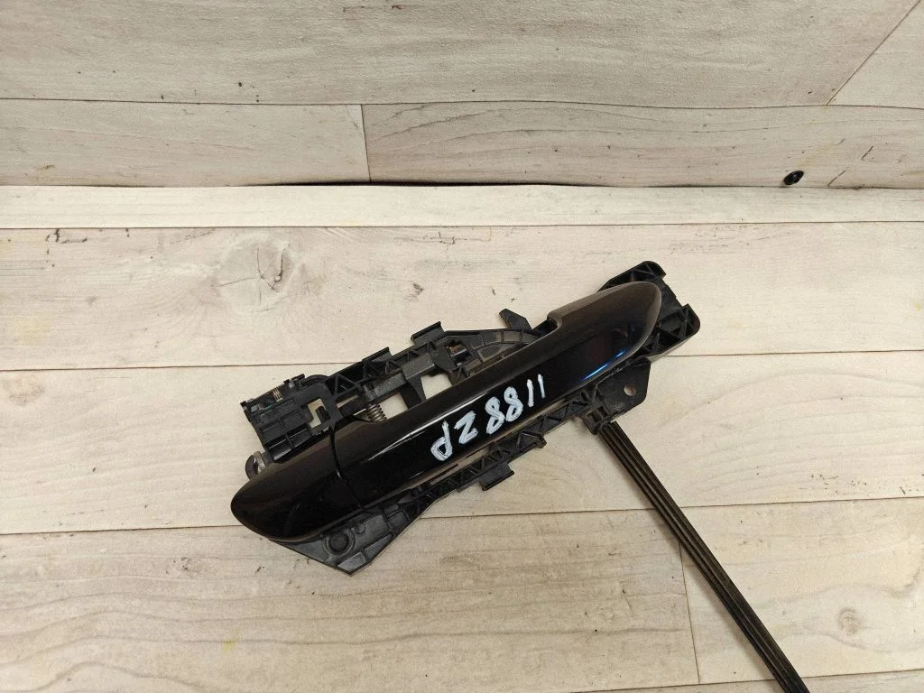 Klamka zewnętrzna drzwi tylnych 3C0837886J