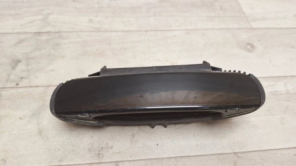 Rear door exterior handle – rear left