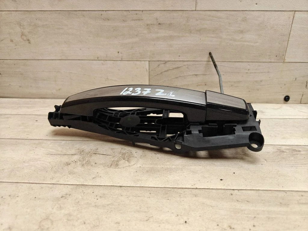 Rear door exterior handle – rear left