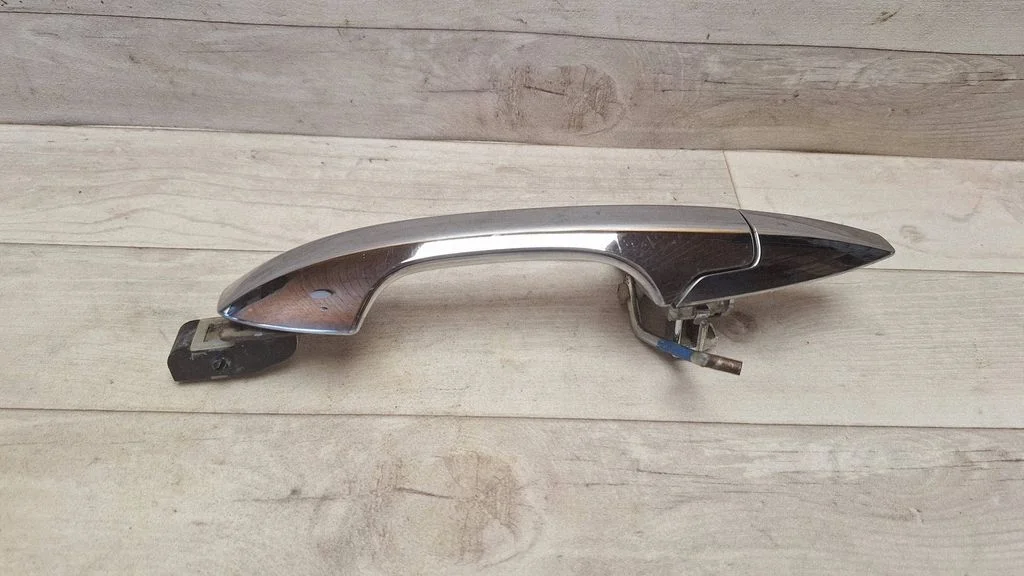 Rear door exterior handle – rear left