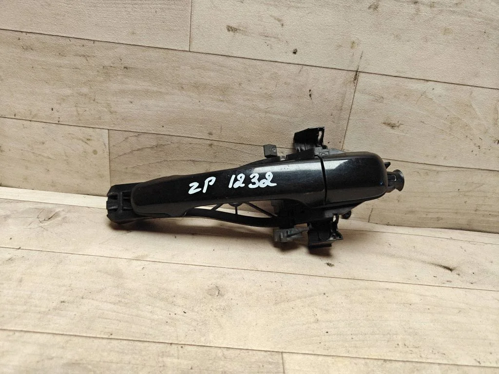 Klamka zewnętrzna drzwi tylnych 30784203