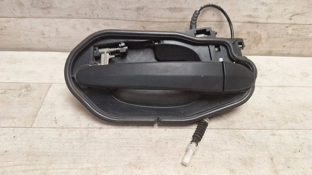 Rear door exterior handle – BMW X3 E83 (2003-2010)