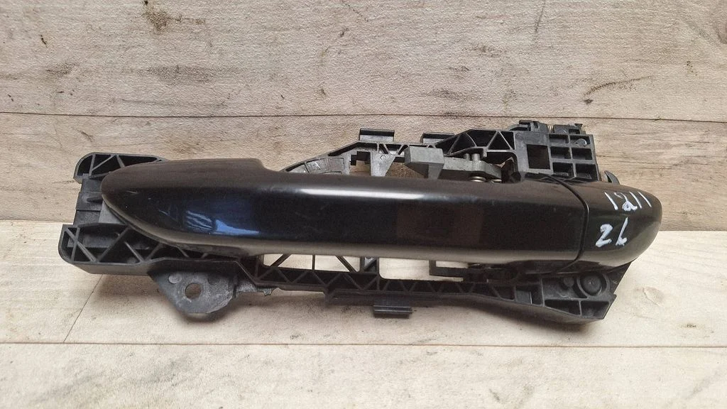 Tagaukse välimine käepide 3C0837885J