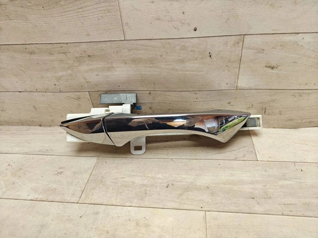 Rear door exterior handle – rear right