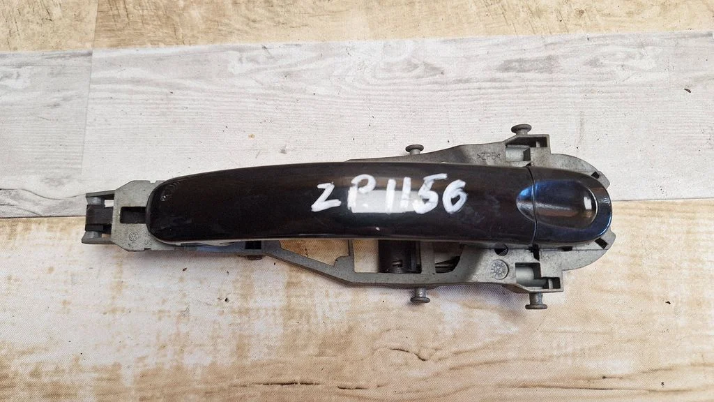 Rear door exterior handle – Volkswagen Jetta V (2005-2010)