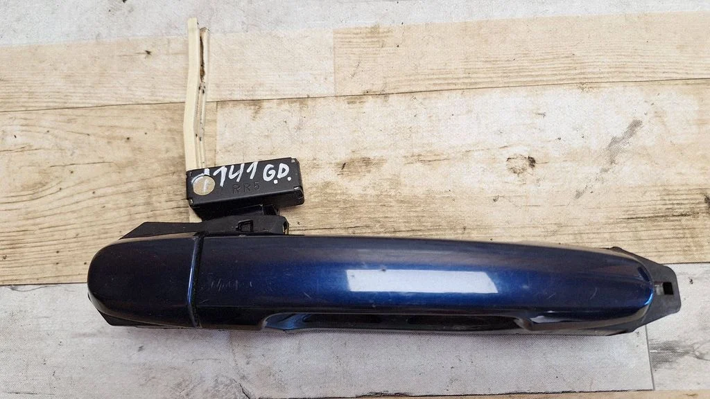 Rear door exterior handle – rear right