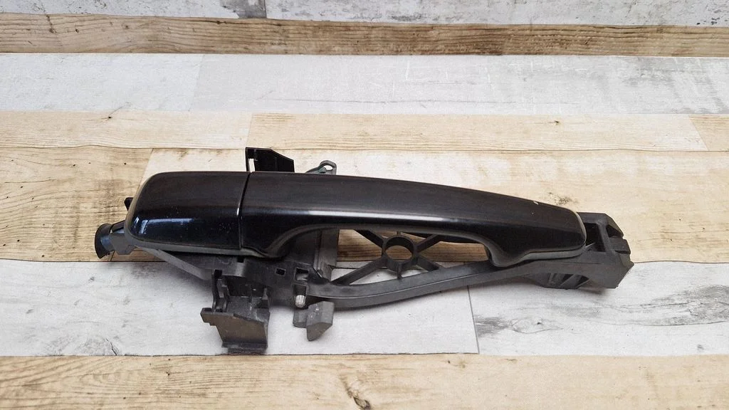 Rear door exterior handle 30663673